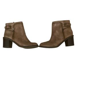 Gianni Bini Ankle  Boots Women’s 8.5 Two Sided Zip Buckle Belt.